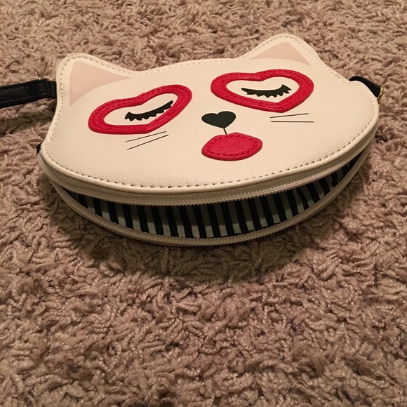 Betsy Johnson Heart Cat Wristlet - Picture 5 of 5